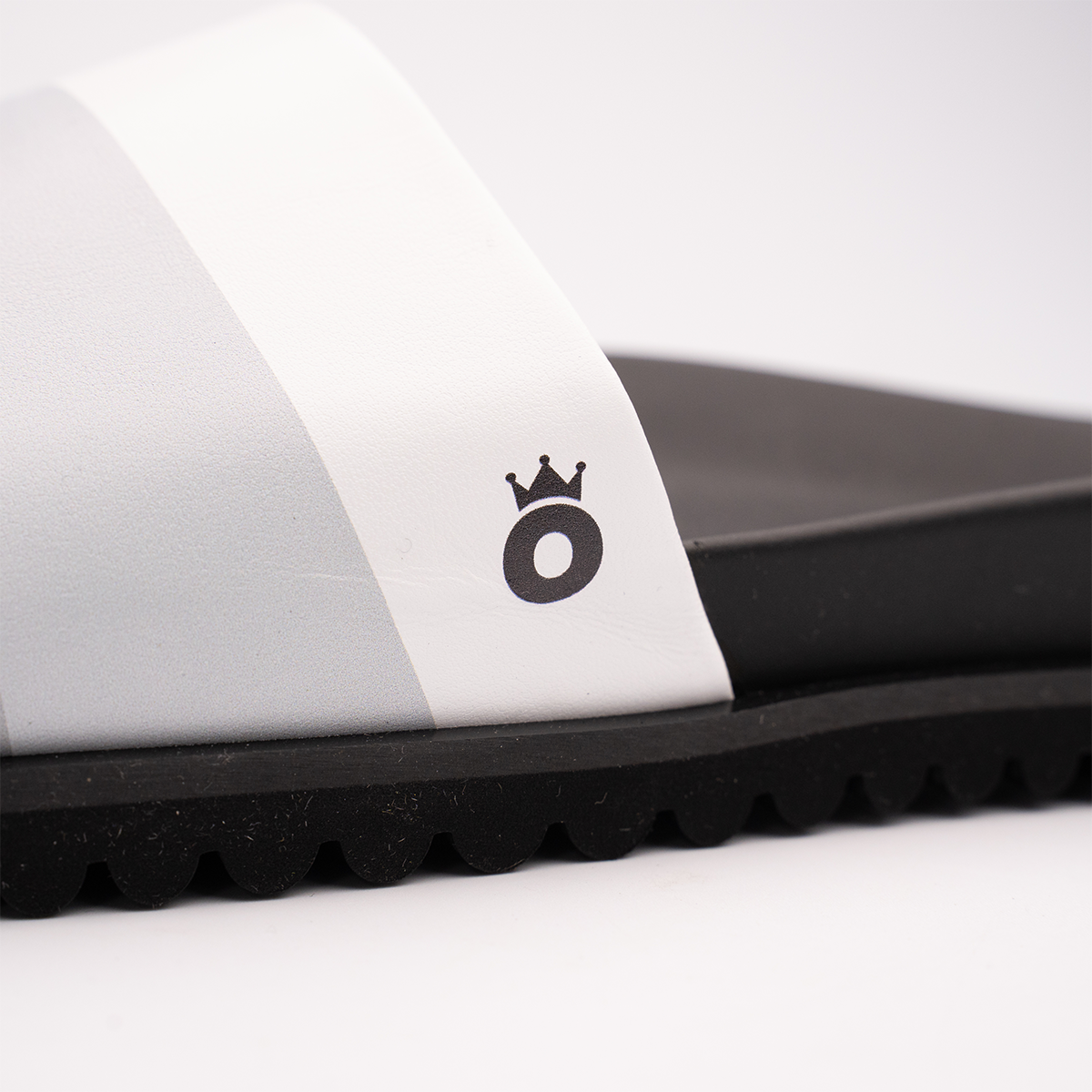 Claremont Luxury Slider